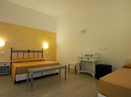 Guest house Atlantis 3*