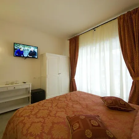 Atlantis 4*